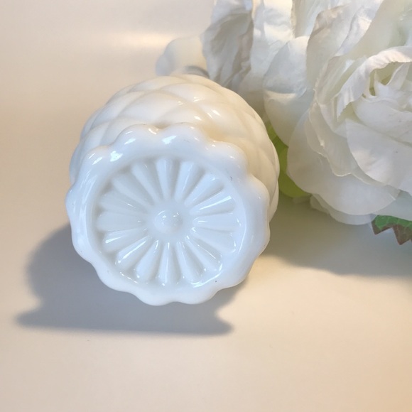 Accents Vintage Pineapple Bud Vase White Milk Glass Poshmark